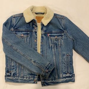 Levi’s premium denim Sherpa jacket size small